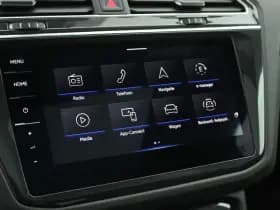 Volkswagen Tiguan 1.4 TSI 245pk eHybrid R-Line Business+ Black Style Panoramadak Trekhaak Stoelverwarming thumbnail 24