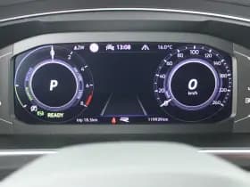 Volkswagen Tiguan 1.4 TSI 245pk eHybrid R-Line Business+ Black Style Panoramadak Trekhaak Stoelverwarming thumbnail 39