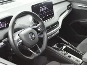 Škoda Enyaq iV 80 Sportline 204pk SOH 94% Camera Stoelverwarming Memory Keyless Navigatie Panoramadak thumbnail 3