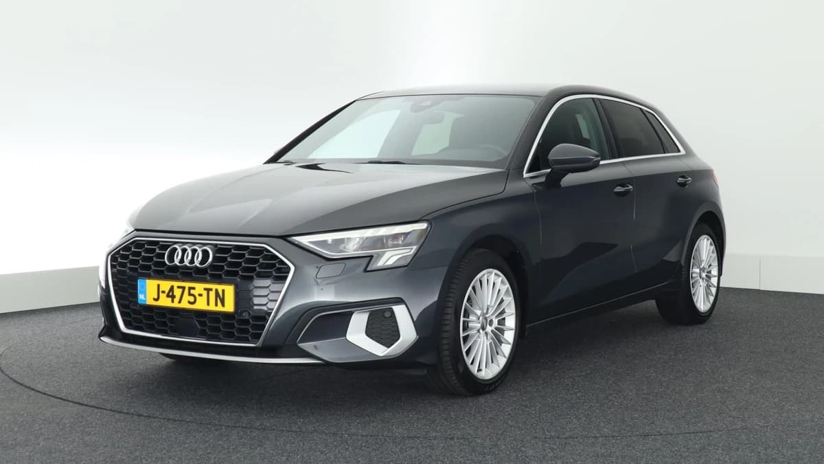 Audi A3 Sportback 35 TFSI 150pk S-Tronic Business edition Leder Virtual Cockpit Stoelverwarming Navigatie — foto 1