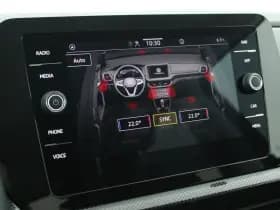 Volkswagen T-Cross 1.0 TSI 116pk DSG Life Edition IQ Light Stoelverwarming Camera Keyless Virtual Cockpit App-Connect thumbnail 26