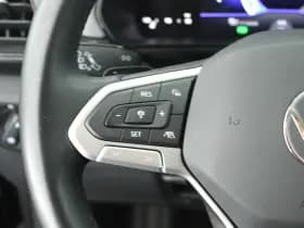 Volkswagen T-Cross 1.0 TSI 116pk DSG Life Edition IQ Light Stoelverwarming Camera Keyless Virtual Cockpit App-Connect thumbnail 17