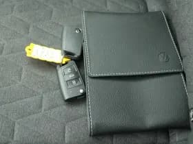 Volkswagen T-Cross 1.0 TSI 116pk DSG Life Edition IQ Light Stoelverwarming Camera Keyless Virtual Cockpit App-Connect thumbnail 39