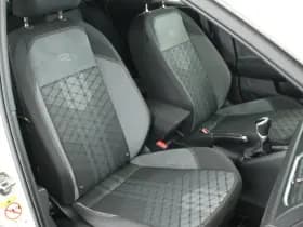 Volkswagen Taigo 1.0 TSI 110pk 2x R-Line Trekhaak Virtual Cockpit Carplay thumbnail 2