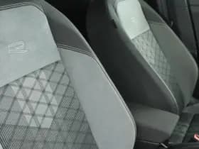 Volkswagen Taigo 1.0 TSI 110pk 2x R-Line Trekhaak Virtual Cockpit Carplay thumbnail 33