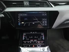 Audi e-tron thumbnail 17