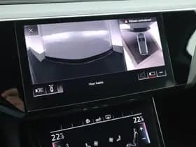 Audi e-tron thumbnail 5