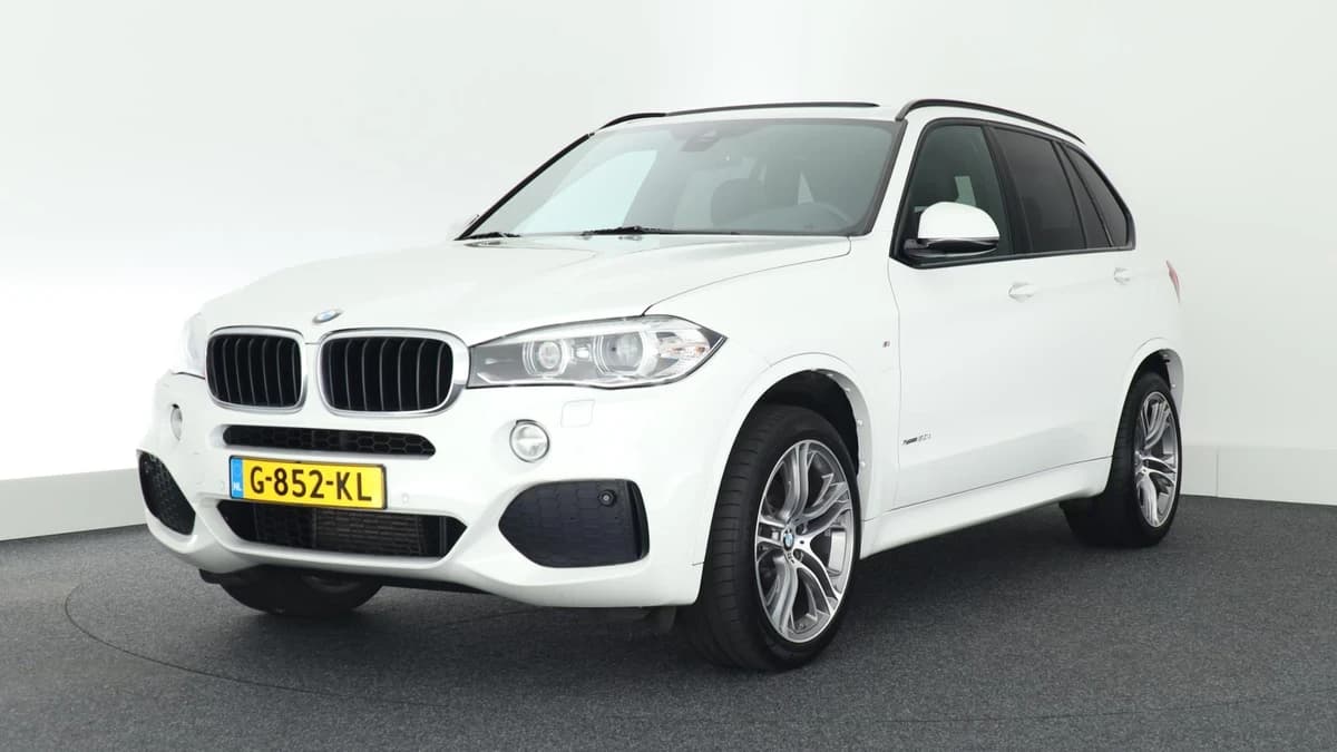 BMW X5 xDrive30d 259pk High Executive M-Sport Panoramadak Trekhaak Leder Memory Camera Keyless Navigatie — foto 1