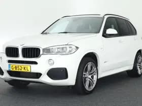 BMW X5 xDrive30d 259pk High Executive M-Sport Panoramadak Trekhaak Leder Memory Camera Keyless Navigatie