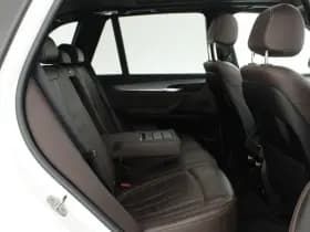 BMW X5 xDrive30d 259pk High Executive M-Sport Panoramadak Trekhaak Leder Memory Camera Keyless Navigatie thumbnail 13