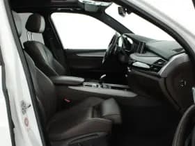 BMW X5 xDrive30d 259pk High Executive M-Sport Panoramadak Trekhaak Leder Memory Camera Keyless Navigatie thumbnail 14