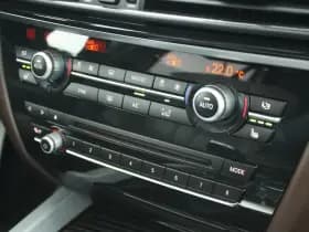 BMW X5 xDrive30d 259pk High Executive M-Sport Panoramadak Trekhaak Leder Memory Camera Keyless Navigatie thumbnail 33