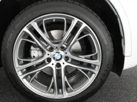 BMW X5 xDrive30d 259pk High Executive M-Sport Panoramadak Trekhaak Leder Memory Camera Keyless Navigatie thumbnail 53