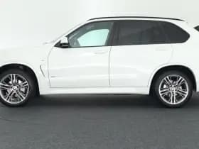 BMW X5 xDrive30d 259pk High Executive M-Sport Panoramadak Trekhaak Leder Memory Camera Keyless Navigatie thumbnail 8