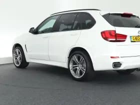 BMW X5 xDrive30d 259pk High Executive M-Sport Panoramadak Trekhaak Leder Memory Camera Keyless Navigatie thumbnail 9