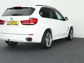BMW X5 xDrive30d 259pk High Executive M-Sport Panoramadak Trekhaak Leder Memory Camera Keyless Navigatie thumbnail 10