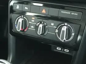 Volkswagen T-Cross 1.0 TSI 95pk Life Navigatie Adaptive Cruise Airco thumbnail 28