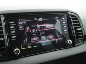 Škoda Karoq 1.5 TSI 150pk DSG Sportline Business Panoramadak Trekhaak Stoelverwarming thumbnail 30