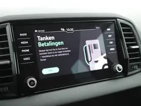 Škoda Karoq 1.5 TSI 150pk DSG Sportline Business Panoramadak Trekhaak Stoelverwarming thumbnail 31