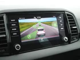 Škoda Karoq 1.5 TSI 150pk DSG Sportline Business Panoramadak Trekhaak Stoelverwarming thumbnail 32