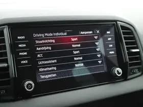 Škoda Karoq 1.5 TSI 150pk DSG Sportline Business Panoramadak Trekhaak Stoelverwarming thumbnail 39