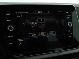 Volkswagen T-Cross 1.0 TSI 116pk DSG R-Line Camera Stoelverwarming Virtual Cockpit Navigatie thumbnail 25