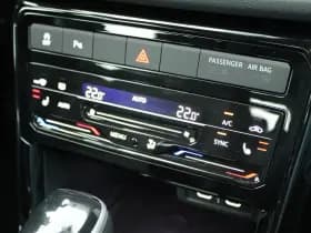 Volkswagen T-Cross 1.0 TSI 116pk DSG R-Line Camera Stoelverwarming Virtual Cockpit Navigatie thumbnail 31