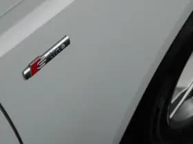 Audi A4 Avant 40 TFSI 190pk Sport S line black edition Trekhaak 360Camera Panoramadak Stoelverwarming Keyless Virtual Cockpit Navigatie thumbnail 46