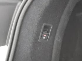 Audi A4 Avant 40 TFSI 190pk Sport S line black edition Trekhaak 360Camera Panoramadak Stoelverwarming Keyless Virtual Cockpit Navigatie thumbnail 53