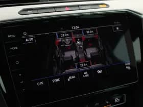 Volkswagen Passat Variant 1.4 TSI 150pk DSG ACT Highline Trekhaak Leder Panoramadak Virtual Cockpit Memory Navigatie thumbnail 29