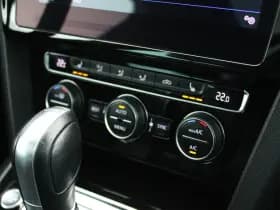 Volkswagen Passat Variant 1.4 TSI 150pk DSG ACT Highline Trekhaak Leder Panoramadak Virtual Cockpit Memory Navigatie thumbnail 40