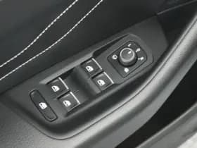 Volkswagen Passat Variant 1.5 TSI 150pk DSG R-Line Business Leder Camera Panoramadak Keyless Virtual Cockpit Navigatie thumbnail 14