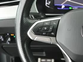 Volkswagen Passat Variant 1.5 TSI 150pk DSG R-Line Business Leder Camera Panoramadak Keyless Virtual Cockpit Navigatie thumbnail 17