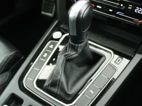 Volkswagen Passat Variant 1.5 TSI 150pk DSG R-Line Business Leder Camera Panoramadak Keyless Virtual Cockpit Navigatie thumbnail 34