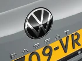 Volkswagen Passat Variant 1.5 TSI 150pk DSG R-Line Business Leder Camera Panoramadak Keyless Virtual Cockpit Navigatie thumbnail 47