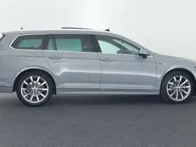 Volkswagen Passat Variant 1.5 TSI 150pk DSG R-Line Business Leder Camera Panoramadak Keyless Virtual Cockpit Navigatie thumbnail 9