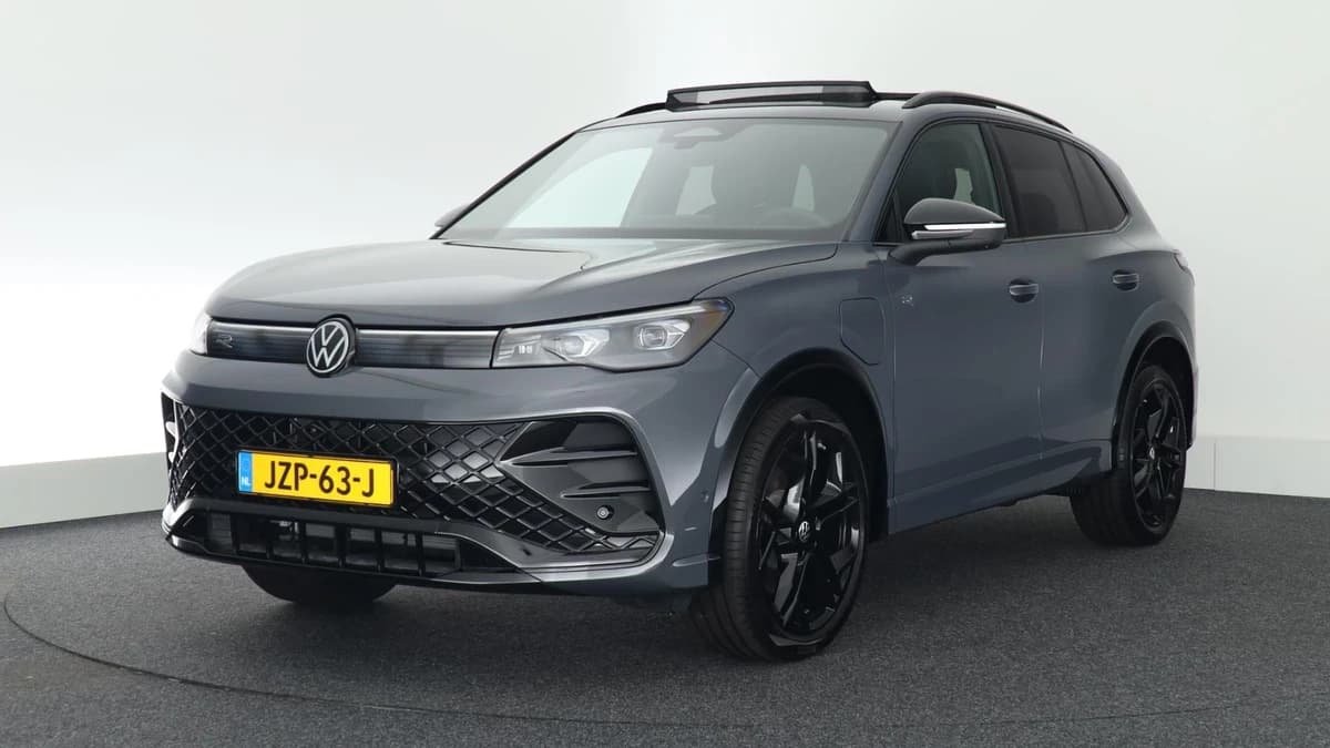 Volkswagen Tiguan 1.5 204pk eHybrid R-Line Edition Black Style Trekhaak 360Camera Leder Head-Up harman/kardon Memory Massage Virtual Cockpit Navigatie — foto 1