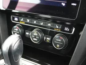 Volkswagen Arteon 1.5 TSI 150pk DSG 2x R-Line Keyless Virtual Cockpit Stoelverwarming Camera Panoramadak Navigatie thumbnail 37