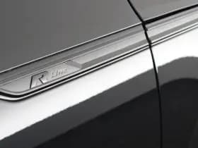 Volkswagen Arteon 1.5 TSI 150pk DSG 2x R-Line Keyless Virtual Cockpit Stoelverwarming Camera Panoramadak Navigatie thumbnail 44