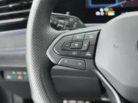 Volkswagen Passat Variant 1.5 eHybrid 204pk R-Line Edition Black Style Trekhaak Camera Head-Up Panoramadak Leder Memory Stoelverwarming Keyless Navigatie thumbnail 22