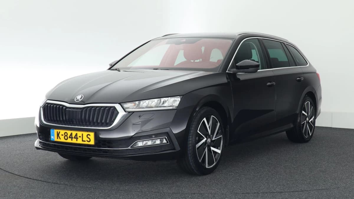 Škoda Octavia Combi 1.0 e-TSI 110pk DSG Business Edition Plus Leder Stoelverwarming V+A Keyless Virtual Cockpit Navigatie — foto 1