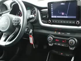 Kia Stonic 1.0 T-GDi 101pk MHEV DynamicLine Stoelverwarming Camera Navigatie thumbnail 3