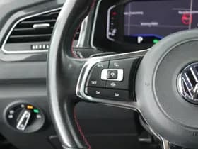 Volkswagen T-Roc 1.5 TSI 150pk DSG R-Line Sport Trekhaak Led Virtual Cockpit Navigatie Panoramadak thumbnail 17