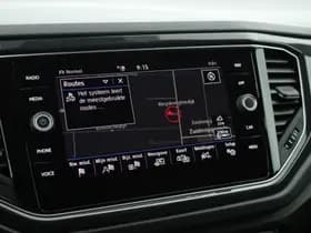 Volkswagen T-Roc 1.5 TSI 150pk DSG R-Line Sport Trekhaak Led Virtual Cockpit Navigatie Panoramadak thumbnail 22