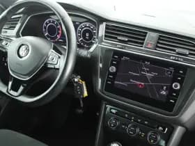 Volkswagen Tiguan 1.4 TSI 125pk R-Line Highline Trekhaak Virtual Cockpit Navigatie thumbnail 3