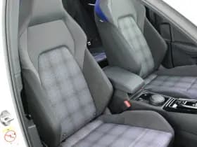 Volkswagen Golf 1.5 272pk eHybrid GTE Black Style Trekhaak 360Camera Head-Up Panoramadak Keyless Stoelverwarming Navigatie thumbnail 2