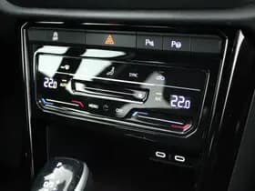 Volkswagen T-Roc 1.5 TSI 150pk DSG Style Trekhaak Camera Virtual Cockpit App-Connect thumbnail 31