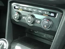 Volkswagen Tiguan 1.4 TSI 150pk Connected Series Trekhaak Navigatie Stoelverwarming thumbnail 31