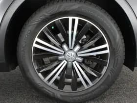 Volkswagen Tiguan 1.4 TSI 150pk Connected Series Trekhaak Navigatie Stoelverwarming thumbnail 43