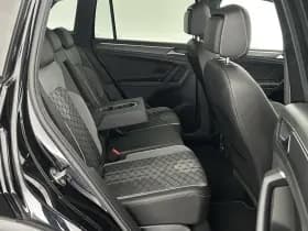 Volkswagen Tiguan 1.5 TSI 150pk DSG 2x R-Line Black Style Trekhaak Camera Navigatie Virtual Cockpit Panoramadak thumbnail 12